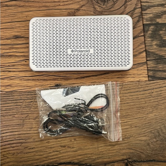 Polaroid Wireless Speaker - Picture 1 of 3